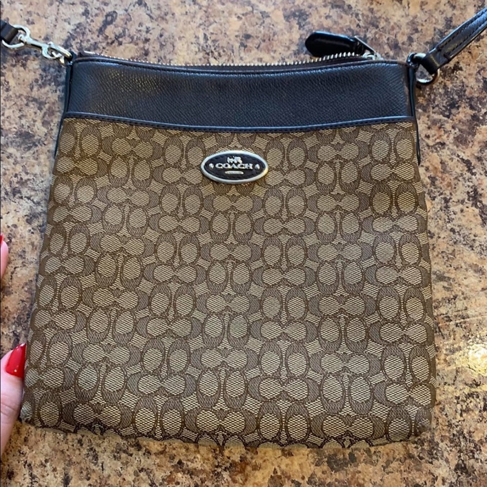 Coach crossbody - Picture 2 of 2